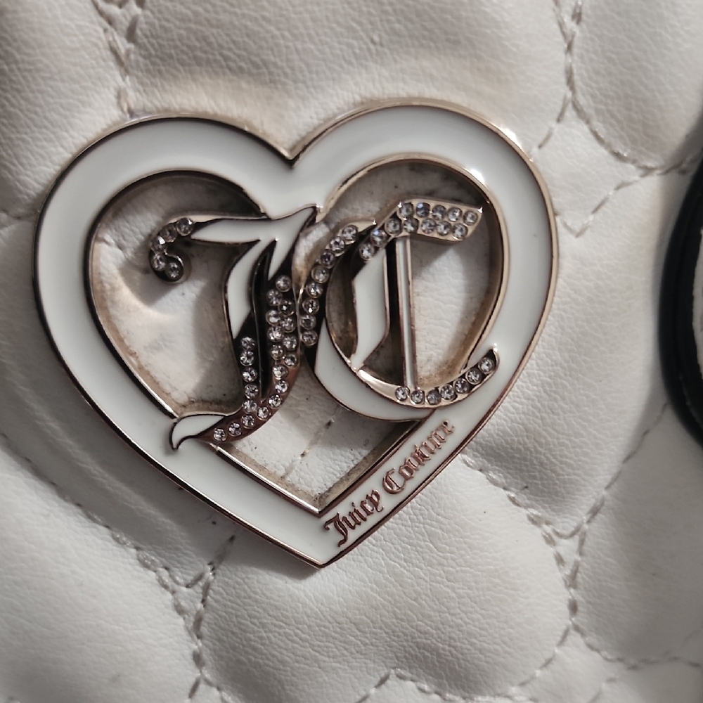 Juicy Couture Quilted White Heart Bag With Crossbody Strap - Picture 2 of 14